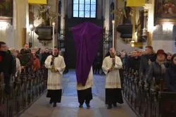Liturgia Męki Pańskiej w toruńskiej katedrze