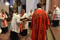 Liturgia Męki Pańskiej w toruńskiej katedrze