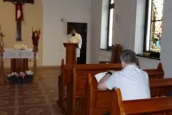 Czytanie Biblii w Karmelu