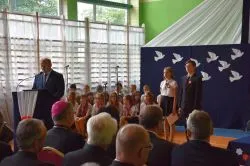 Nadanie im. kard. Stefana Wyszyńskiego Szkole Podstawowej w Sampławie