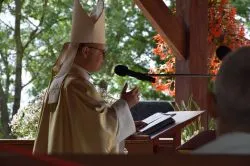 Koronacja wizerunku Matki Bożej Brzemiennej w Chełmoniu