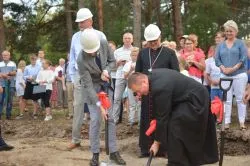 Poświęcenie terenu pod budowę w toruńskiej parafii św. Andrzeja