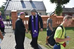 Bp Wiesław odwiedził pielgrzymów