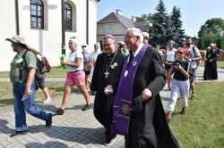 Bp Wiesław odwiedził pielgrzymów