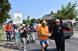 Bp Wiesław odwiedził pielgrzymów