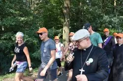 Bp Wiesław odwiedził pielgrzymów