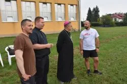 Bp Wiesław odwiedził pielgrzymów