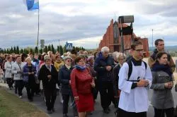 Gwiaździsta Procesja Różańcowa w Unisławiu