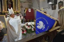 Uroczystość nadania im. bł. ks. Frelichowskiego szkole w Nicwałdzie