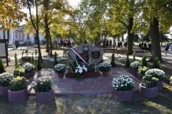 Uroczystość nadania im. bł. ks. Frelichowskiego szkole w Nicwałdzie