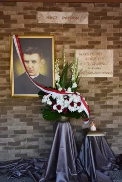 Uroczystość nadania im. bł. ks. Frelichowskiego szkole w Nicwałdzie