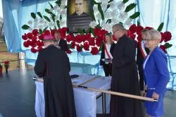 Uroczystość nadania im. bł. ks. Frelichowskiego szkole w Nicwałdzie