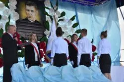 Uroczystość nadania im. bł. ks. Frelichowskiego szkole w Nicwałdzie