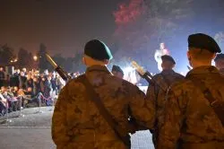 Apel pod pomnikiem marszałka Józefa Piłsudskiego