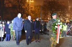 Apel pod pomnikiem marszałka Józefa Piłsudskiego