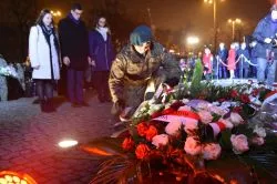 Apel pod pomnikiem marszałka Józefa Piłsudskiego
