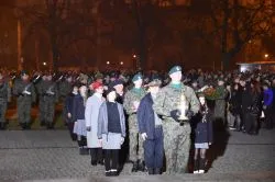 Apel pod pomnikiem marszałka Józefa Piłsudskiego