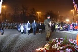 Apel pod pomnikiem marszałka Józefa Piłsudskiego