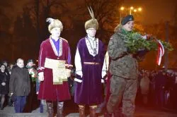 Apel pod pomnikiem marszałka Józefa Piłsudskiego