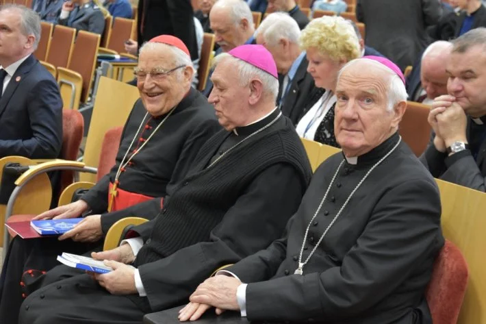 Międzynarodowy kongres o godności i prawach człowieka, cz. 1