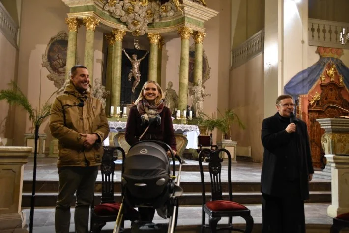 Dialogi na rynku - po co małżeństwo?