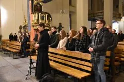 Dialogi na rynku - po co małżeństwo?