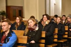 Dialogi na rynku - po co małżeństwo?