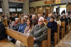 Koronacja figury Matki Bożej Fatimskiej