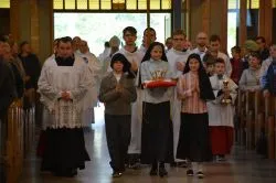 Koronacja figury Matki Bożej Fatimskiej