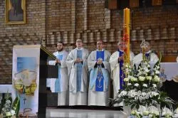 Koronacja figury Matki Bożej Fatimskiej