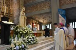 Koronacja figury Matki Bożej Fatimskiej