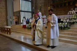 Koronacja figury Matki Bożej Fatimskiej