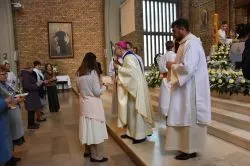 Koronacja figury Matki Bożej Fatimskiej