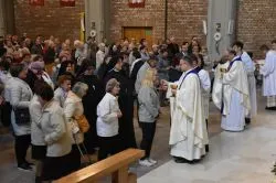 Koronacja figury Matki Bożej Fatimskiej