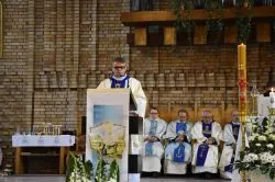 Koronacja figury Matki Bożej Fatimskiej