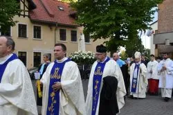 Koronacja figury Matki Bożej Fatimskiej