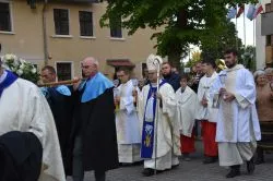 Koronacja figury Matki Bożej Fatimskiej