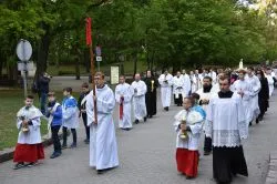 Koronacja figury Matki Bożej Fatimskiej