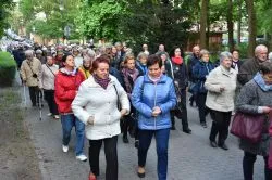 Koronacja figury Matki Bożej Fatimskiej