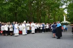 Koronacja figury Matki Bożej Fatimskiej