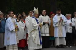 Koronacja figury Matki Bożej Fatimskiej