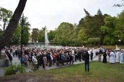 Koronacja figury Matki Bożej Fatimskiej