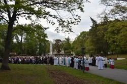 Koronacja figury Matki Bożej Fatimskiej