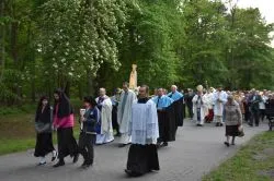 Koronacja figury Matki Bożej Fatimskiej