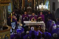 Ostatnie pożegnanie śp. ks. kan. Wojciecha Ostoi-Lniskiego