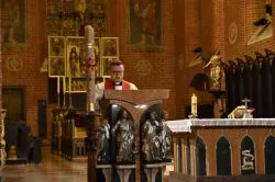 Droga Krzyżowa z udziałem bp. Wiesława Śmigla