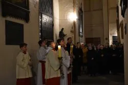 Droga Krzyżowa z udziałem bp. Wiesława Śmigla