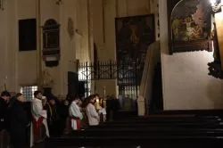 Droga Krzyżowa z udziałem bp. Wiesława Śmigla