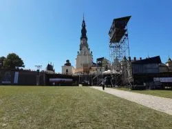 Wejście pielgrzymów na Jasną Górę