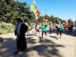 Wejście pielgrzymów na Jasną Górę